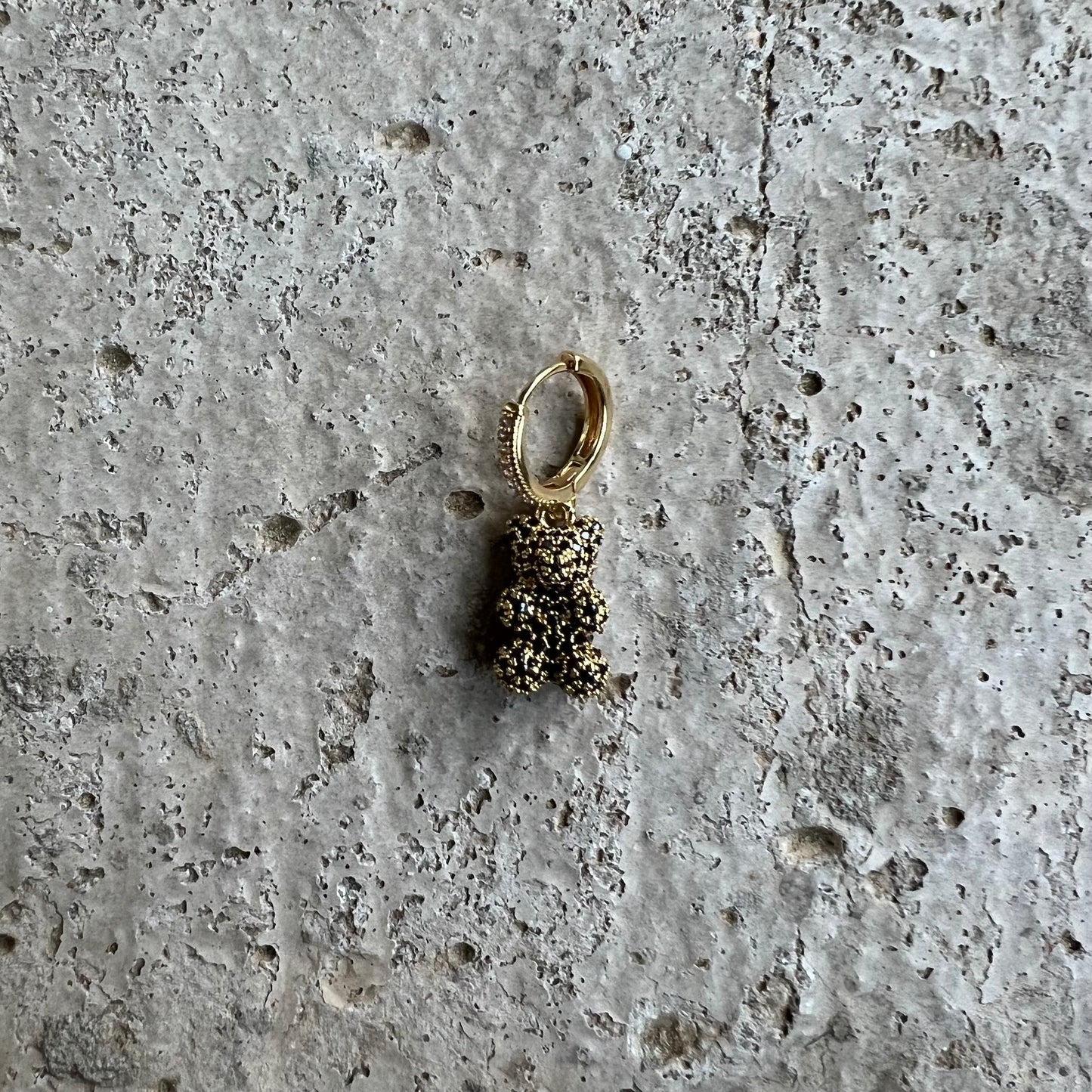 Ohrring 'GOLDIE' in Schwarz