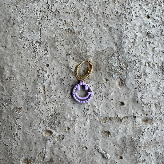 Ohrring 'HAPPY' in Flieder