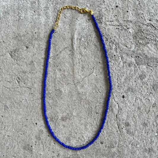 Glasperlenkette in Royalblau